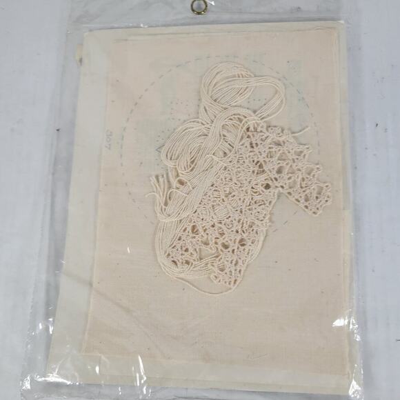 2 NIP Needle Magic Candlewicking Pineapple & Tulip Pincushion Ornament Kits - Picture 3 of 5